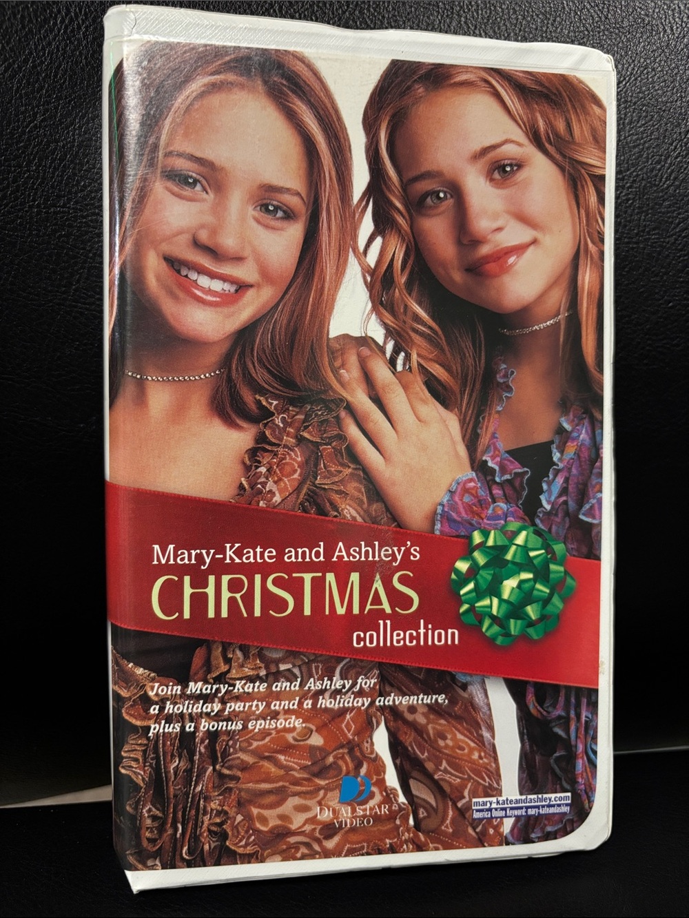 Mary-Kate and Ashley’s Christmas Collection (VHS, 2001, Clamshell) Y2K